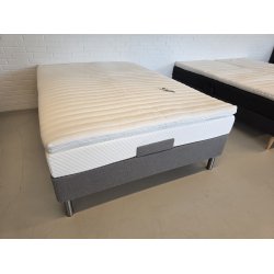 *FAST LAVPRIS* - Elevationsseng 140x200. Flot lys gr�.