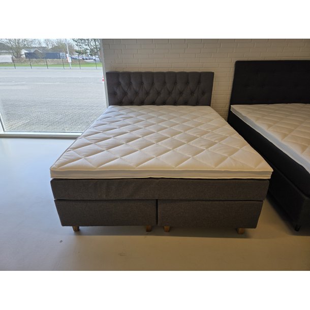 *Fast lavpris* - 160x200 Kontinentalseng, Lys gr�. Incl. Sengegavl