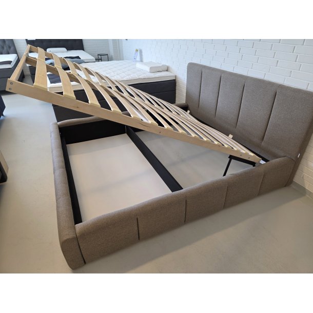 *Fast lavpris* - Sengeramme med opbevaring 180x200 cm incl. sengegavl - gr�