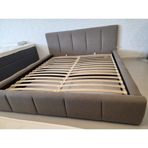 *Fast lavpris* - Sengeramme med opbevaring 180x200 cm incl. sengegavl - gr�