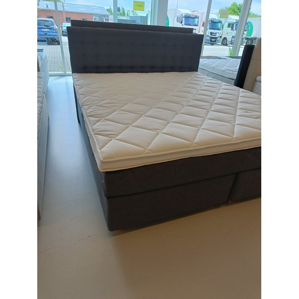 *Fast lavpris*    Kontinentalseng 180*200 incl gavl. Lys Antracit