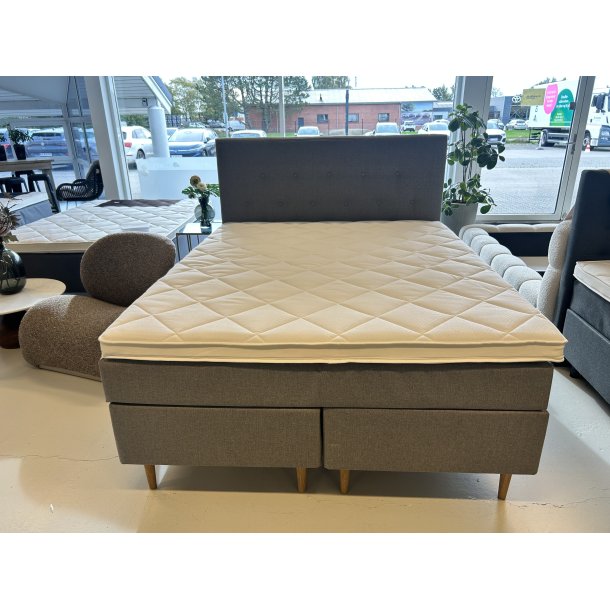 *Fast lavpris* - 160x200 Kontinentalseng, Lys gr� Incl. sengegavl