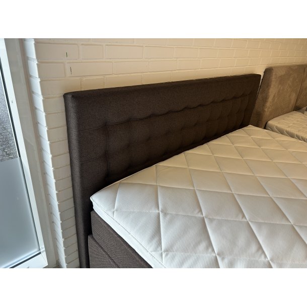 *Fast lavpris* - Kontinentalseng 180x200 cm incl. sengegavl - Brun