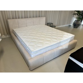 *Fast lavpris* Opbevaringsseng 180x200 cm inkl. topmadras og sengegavl - lys beige