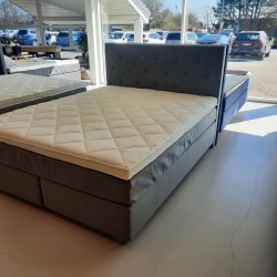 *Fast lavpris* 160x200 Kontinentalseng, Lys gr. Sengen er Incl matchende gavl