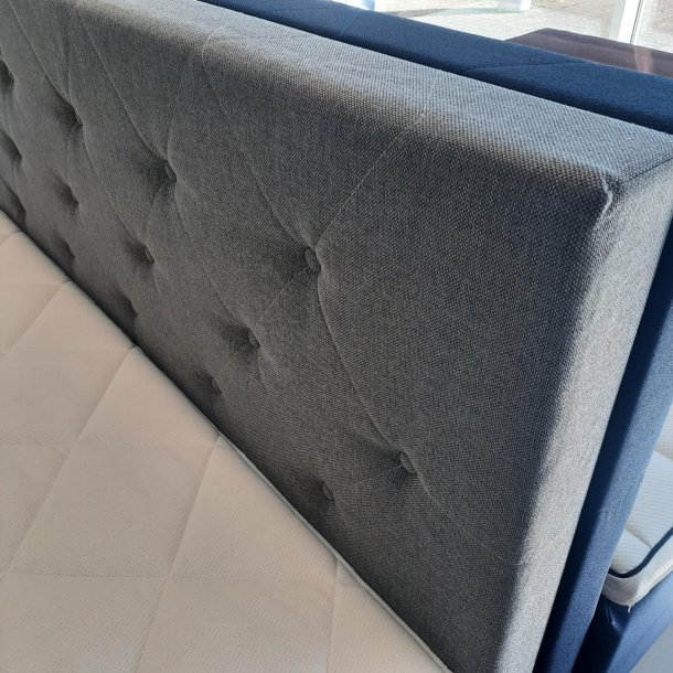 *Fast lavpris* 160x200 Kontinentalseng, Lys gr. Sengen er Incl matchende gavl